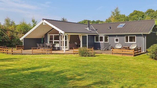 Exterior - Bright Holiday Home in Glesborg Denmark With Sauna (Glesborg)