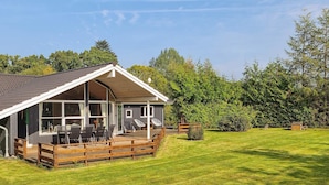Exterior - Bright Holiday Home in Glesborg Denmark With Sauna (Glesborg)