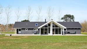 Exterior - Stylish Holiday Home in Hojslev Denmark With Whirlpool (Hojslev)