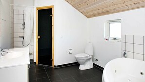 Shower - Stylish Holiday Home in Hojslev Denmark With Whirlpool (Hojslev)