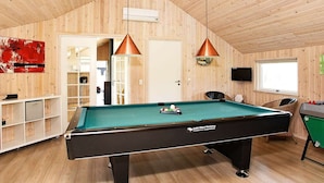 4 bedrooms, cots/infant beds - Stylish Holiday Home in Hojslev Denmark With Whirlpool (Hojslev)