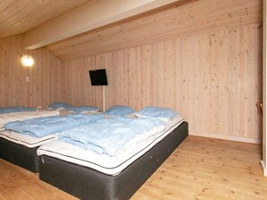 House | 11 bedrooms