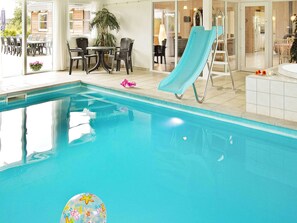 House | Pool
