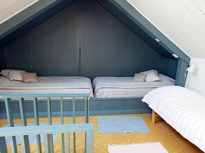 1 bedroom, bed sheets - 3 Person Holiday Home in Hamburgsund (Hamburgsund)