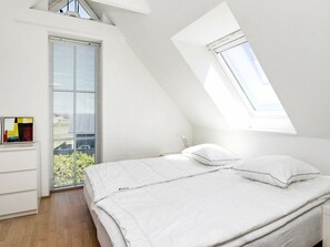 3 Schlafzimmer, Babybetten, individuell eingerichtet