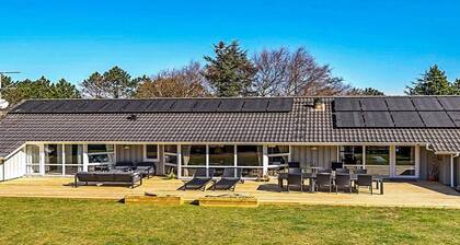 10 Person Holiday Home in Blavand