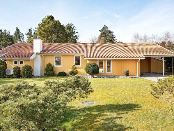 Exterior - Dutch Holiday Home in Jutland With Terrace (Ebeltoft)