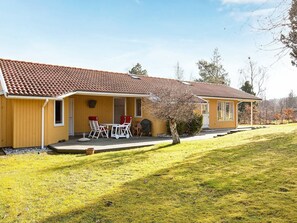 Exterior - Dutch Holiday Home in Jutland With Terrace (Ebeltoft)