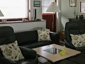 House | Living room | DVD player, MP3 dock
