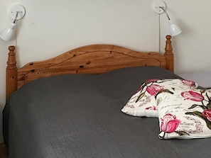 House | 2 bedrooms, cribs/infant beds