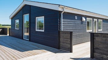 ุงูู
ูุดุฃุฉ ู
ู ุงูุฎุงุฑุฌ