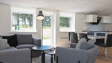 ุงูู
ูุดุฃุฉ ู
ู ุงูุฏุงุฎู