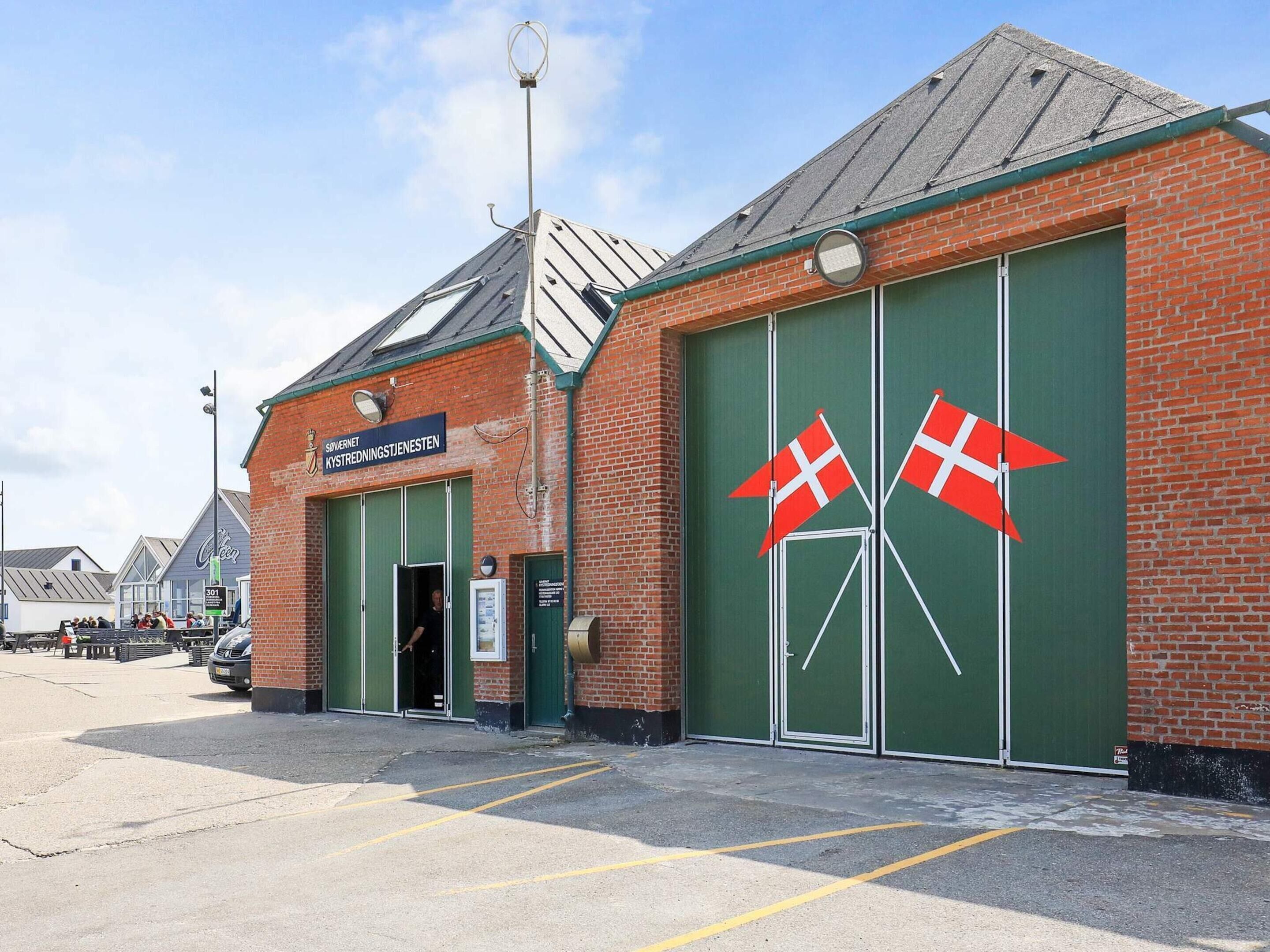 المنشأة من الخارج