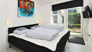 4 bedrooms, individually furnished