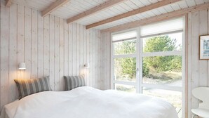 House | 3 bedrooms, cots/infant beds - Modern Holiday Home in Ålbæk With Whirlpool (Aalbaek)
