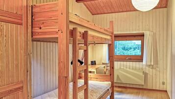 3 Schlafzimmer, Babybetten