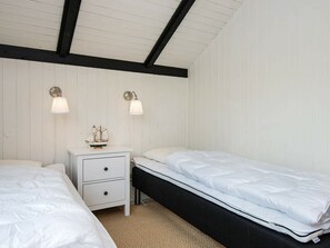 3 Schlafzimmer, Babybetten