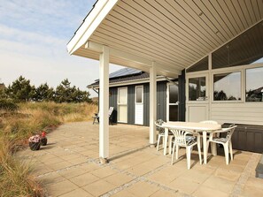 House | Outdoor dining
