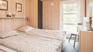 House - 9 Person Holiday Home in Albaek (Aalbaek)