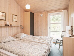 5 bedrooms - 9 Person Holiday Home in Albaek (Aalbaek)