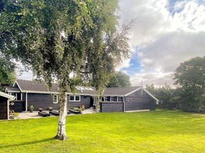 Exterior - 10 Person Holiday Home in Blavand (Blavand)