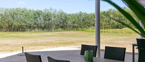 House | Outdoor dining