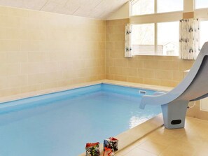Casa | Piscina | Piscina interna, piscina externa