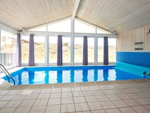 House | Pool