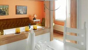 1 bedroom, individually furnished, bed sheets - 2 Person Holiday Home in Lysekil (Lysekil)