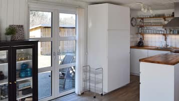 Ferienhaus | Eigene Küche | Kühlschrank, Herdplatte, Geschirrspüler