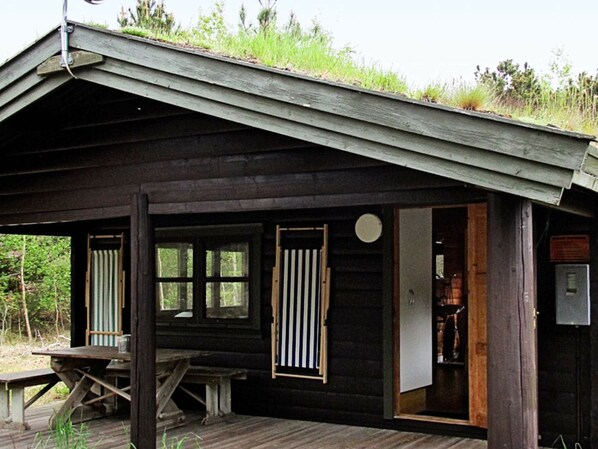 Exterior - Relaxed Holiday Home in Laeso, Denmark near Nature Reserve (Læsø)