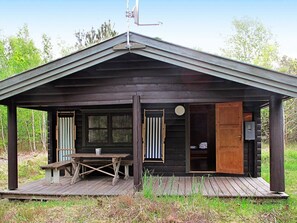 Exterior - Relaxed Holiday Home in Laeso, Denmark near Nature Reserve (Læsø)