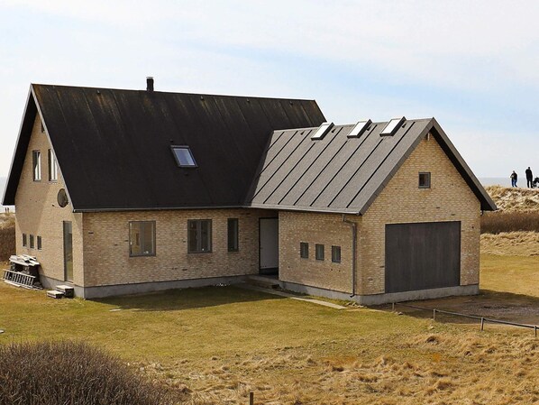 House | Water view - 6 Person Holiday Home in Blavand (Blavand)