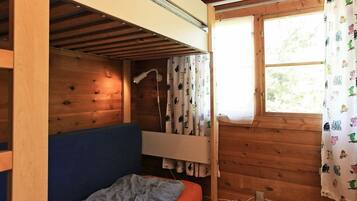 3 Schlafzimmer, Babybetten
