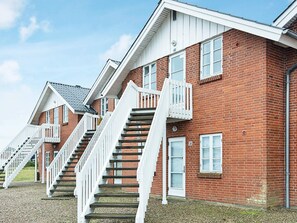 Apartment | Exterior - 4 Person Holiday Home in Romo (Rømø)