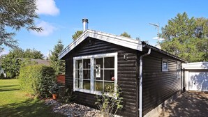 Exterior - Appealing Holiday Home in Hovedstaden With Terrace (Gilleleje)