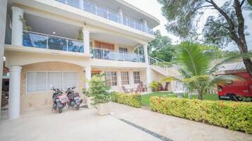 Leilighet, 2 soverom, røyk, balkong | Eksteriør