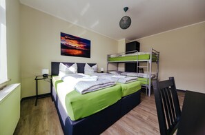 Family Room (4-person) | Free WiFi, bed sheets - Clubhostel Dessau (Dessau-Rosslau)