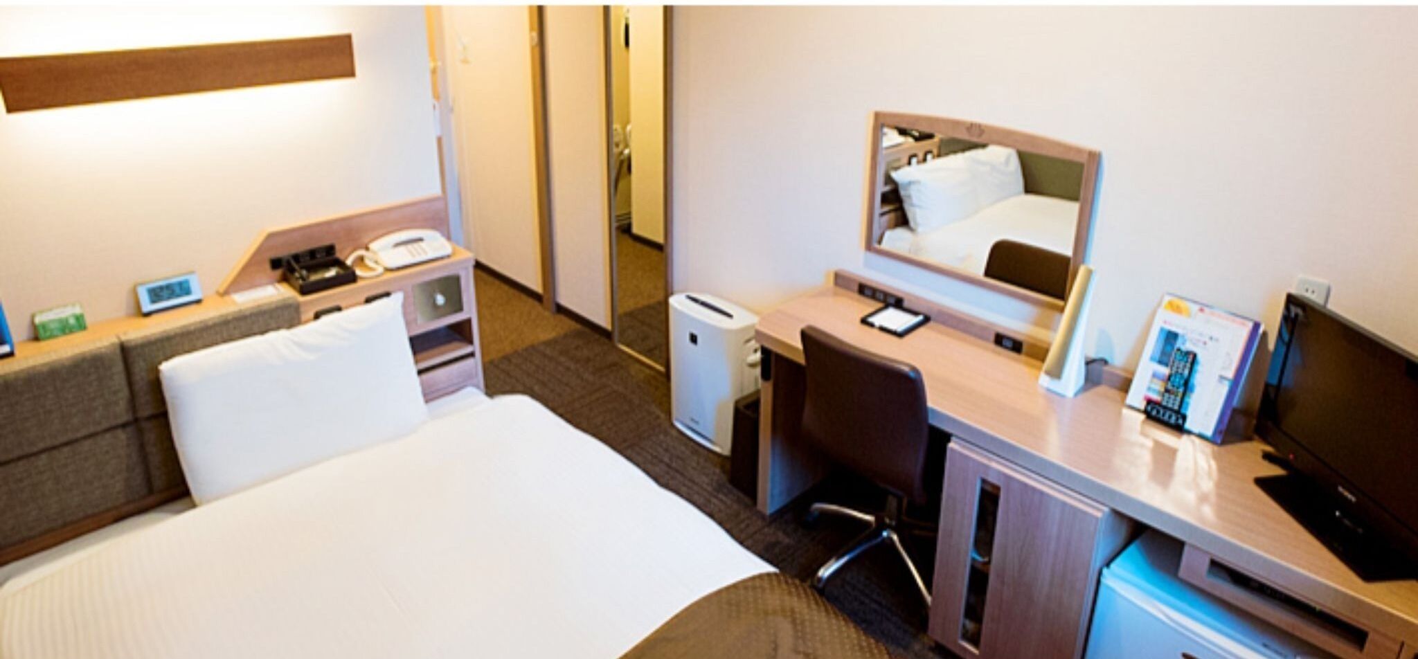 1 quarto, escrivaninha, ferros/tábuas de passar roupa, Wi-Fi de cortesia