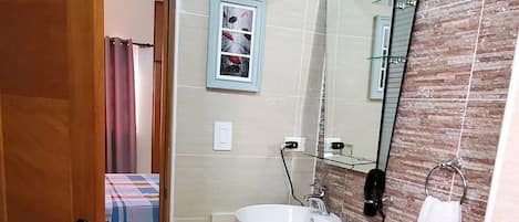 House, 2 Bedrooms, Balcony | Bathroom