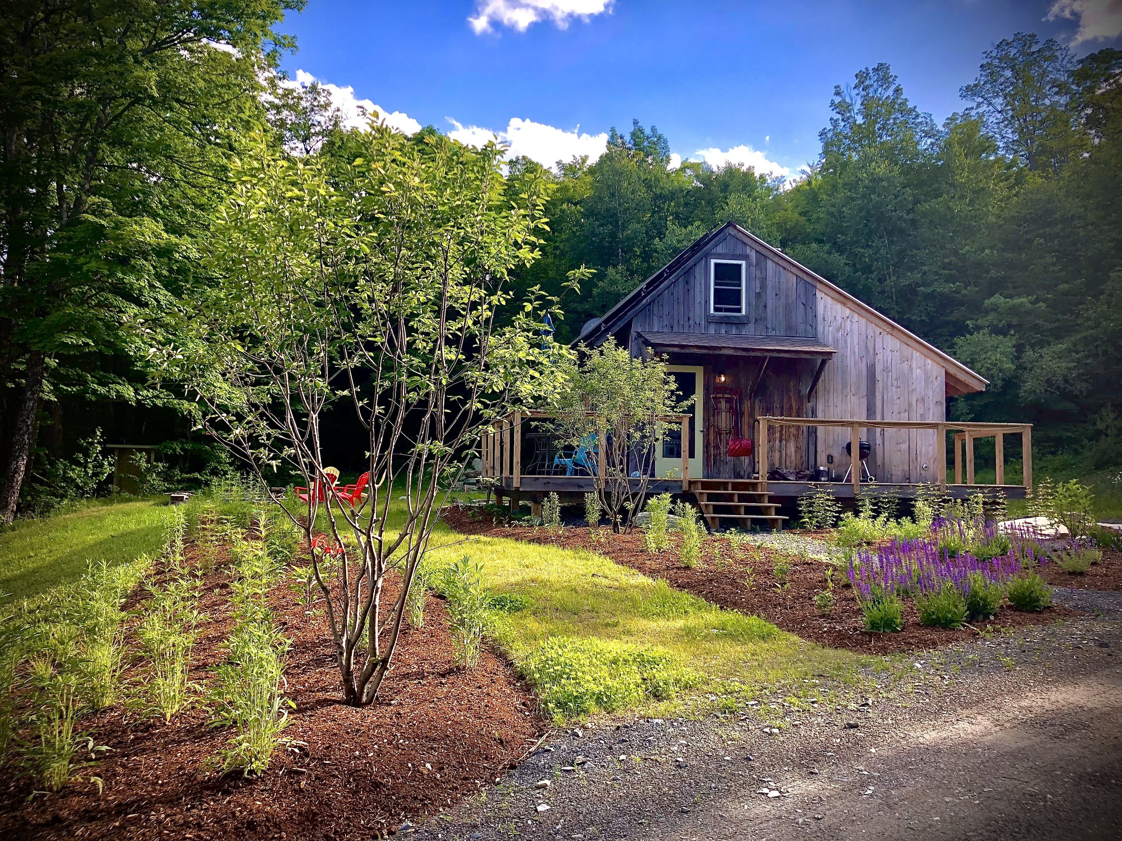 Luxury Off Grid Romantic Cabin in the Woods 20 Minutes from Sugarbush Ski Resort