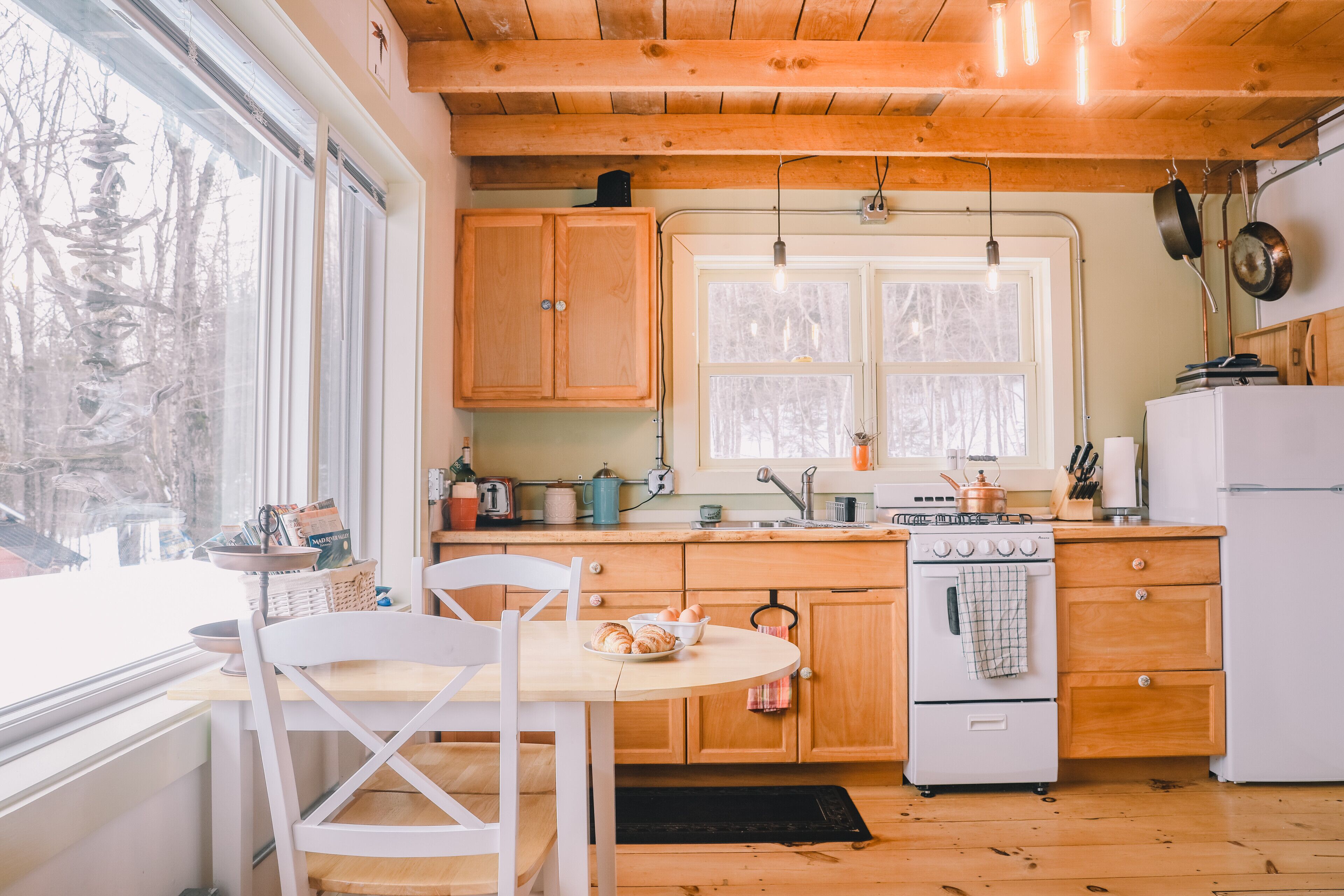 Luxury Off Grid Romantic Cabin in the Woods 20 Minutes from Sugarbush Ski Resort