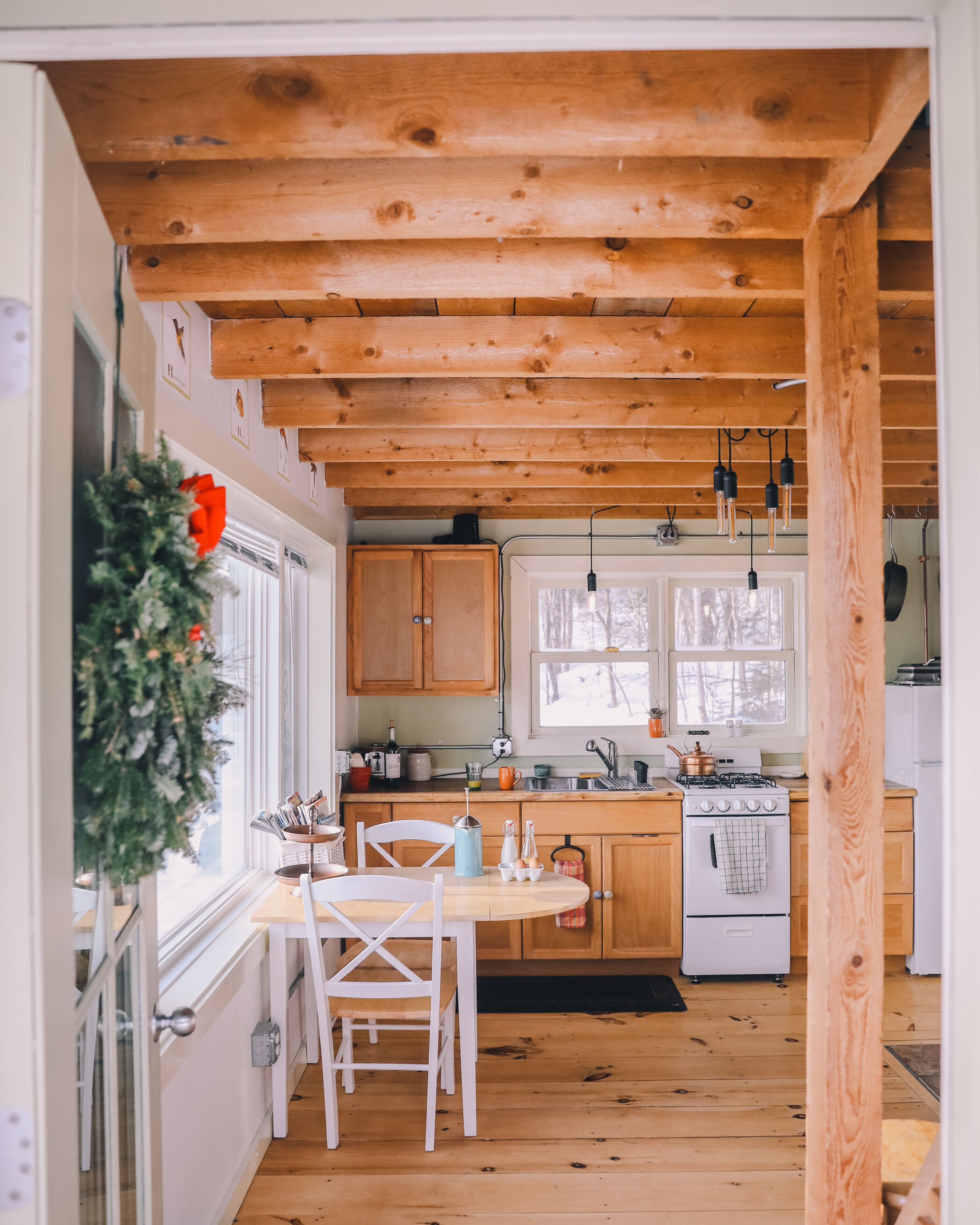 Luxury Off Grid Romantic Cabin in the Woods 20 Minutes from Sugarbush Ski Resort