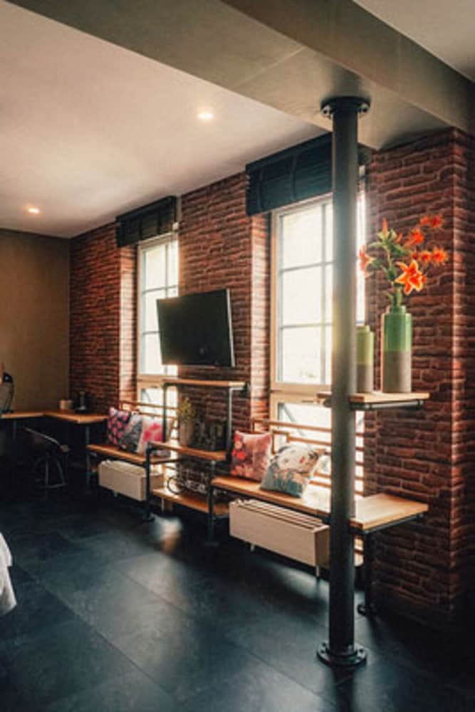 36 Guesthouse by null