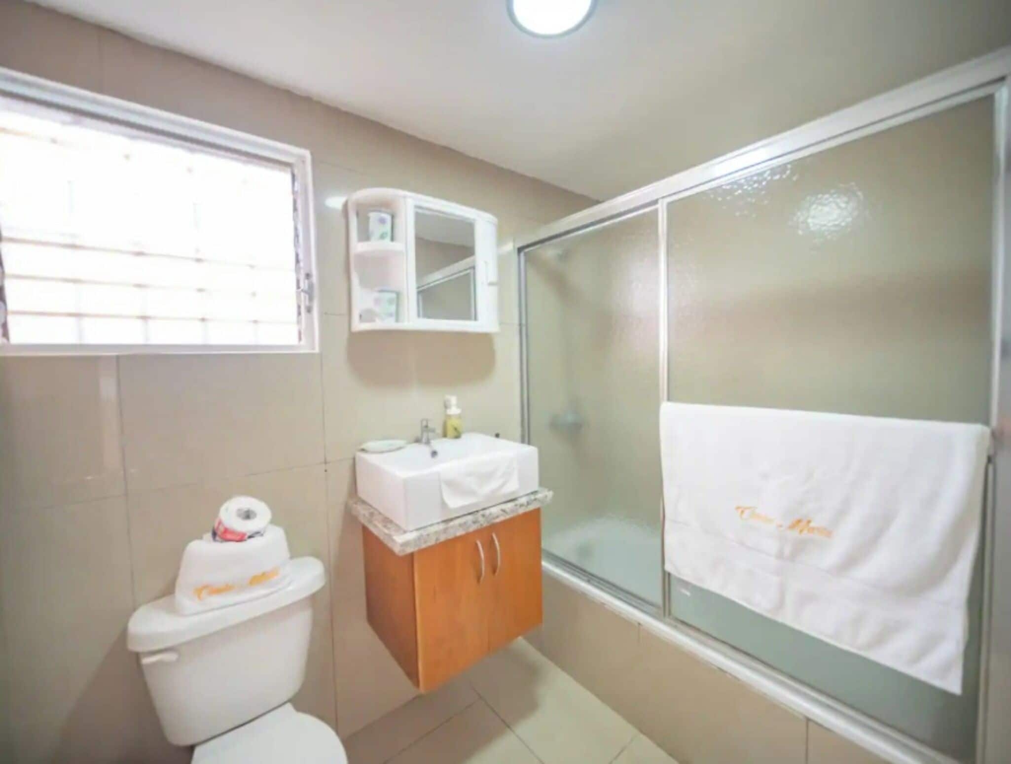 公寓客房, 3 間臥室, 吸煙房, 陽台 | 浴室 | 淋浴設備