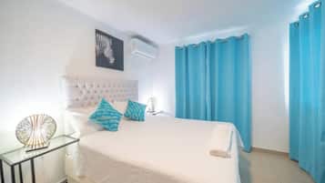 Condo, 3 Bedrooms, Smoking, Balcony | Room amenity