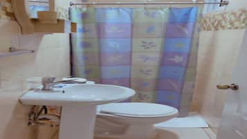 Condo, 3 Bedrooms, Smoking, Balcony | Bathroom amenities | Shower