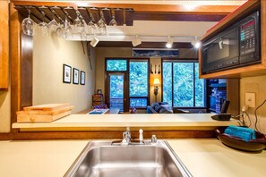คอนโด, 2 ห้องนอน, ระเบียง, วิวภูเขา | ครัวส่วนตัว | เครื่องล้างจาน