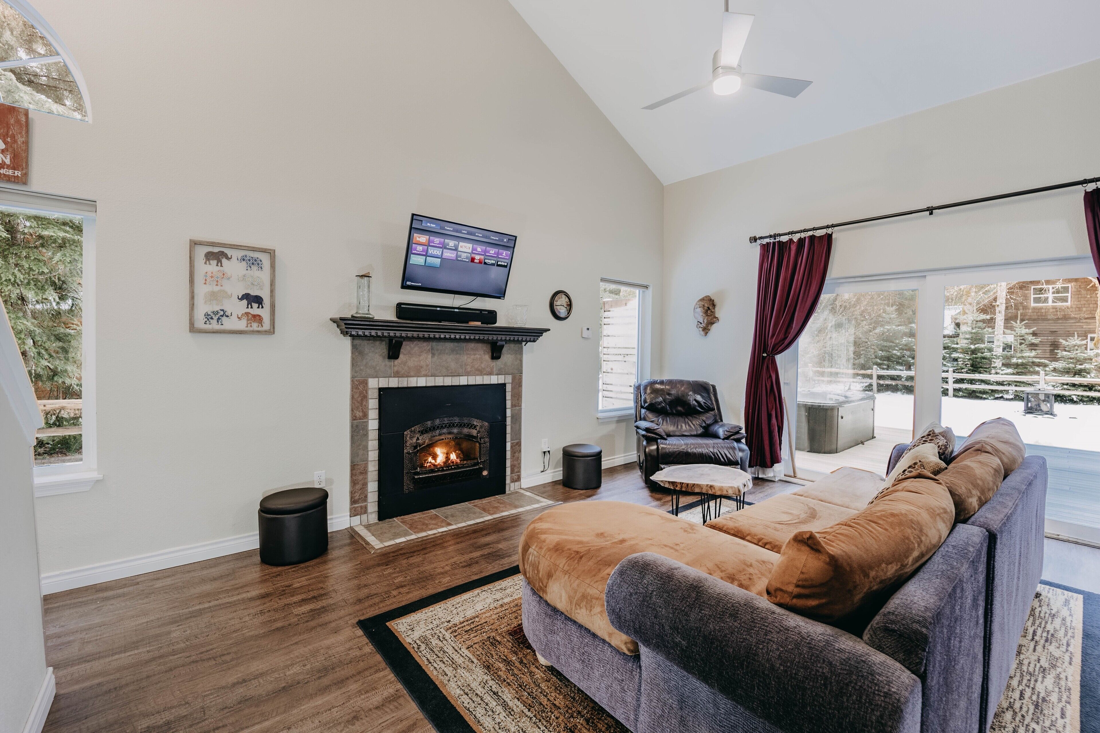 House, 3 Bedrooms, Fireplace, Mountain View | Interior