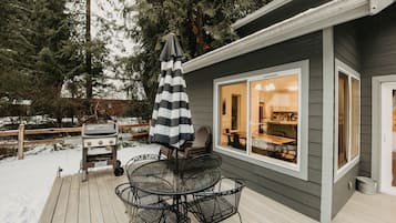 House, 3 Bedrooms, Fireplace, Mountain View | Outdoor dining